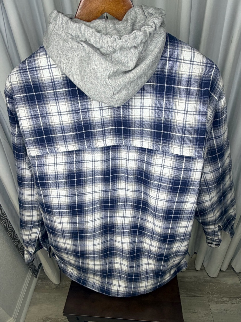 RedHead Mens Large Hooded Flannel Shirt Jacket Plaid Quilted Lined Shacket EUC - Picture 2 of 10